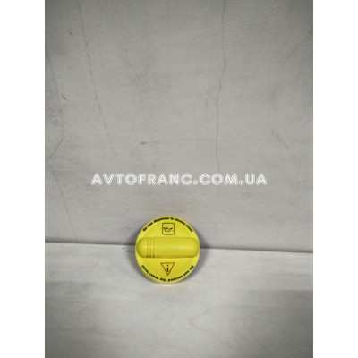Кришка маслозаливної горловини Renault Оригінал 8200800258