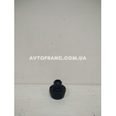 Подушка радіатора нижня Renault Dokker (2013-...) Оригінал 215081131R