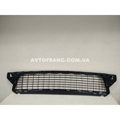 Решітка бампера нижня Renault Duster (2010-2014) EXXEL B030.88137 Оригінальний номер: 622540008R