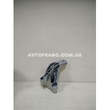 Кронштейн подушки двигуна правий 1.0 12V Renault Logan 2 (2017-...) Оригінал 112328191R
