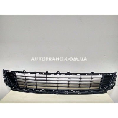 Решітка бампера нижня Renault Megane 3 (2012-2014) Оригінал 622543916R
