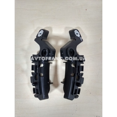 Кронштейни бампера передні Renault Megane 3 (2009-2014) Оригінал 620500001R