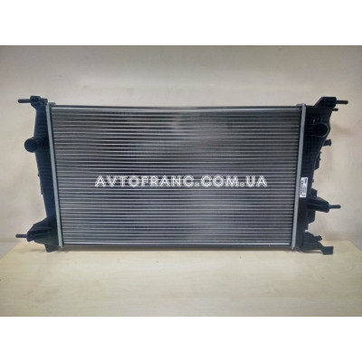 Радіатор охолодження 1.5 DCI Renault Megane 3 (2009-2016) NISSENS 637647 Оригінальний номер: 214105150R