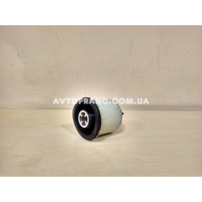 Сайлентблок задньої балки (комплект 2 шт.) Renault Scenic 2 (2003-2008) Оригінал 7701479190