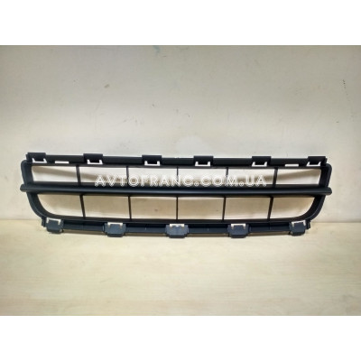 Решітка бампера нижня Renault Symbol, Clio 2 (2006-2008) Оригінал 8200445992